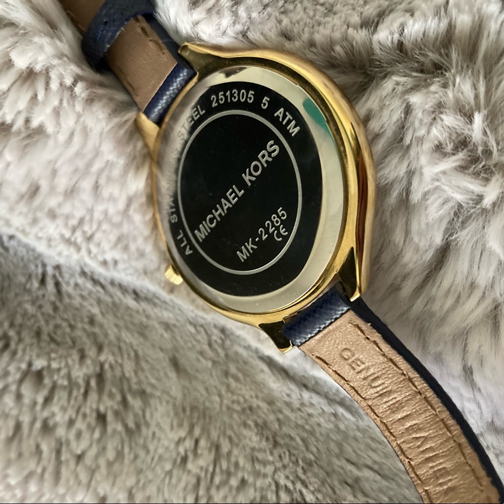Michael Kors Midsize Runway Watch MK-2285 - Picture 9 of 16